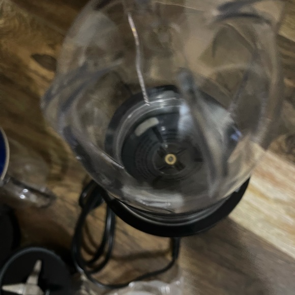 Magic Bullet MB1001C Personal Blender with Mixing Set - Picture 8 of 9